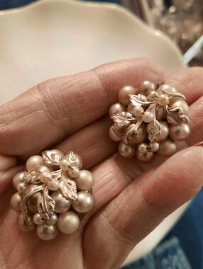 Gold Pearl Cluster Clip-On Earrings - Vintage-Inspired